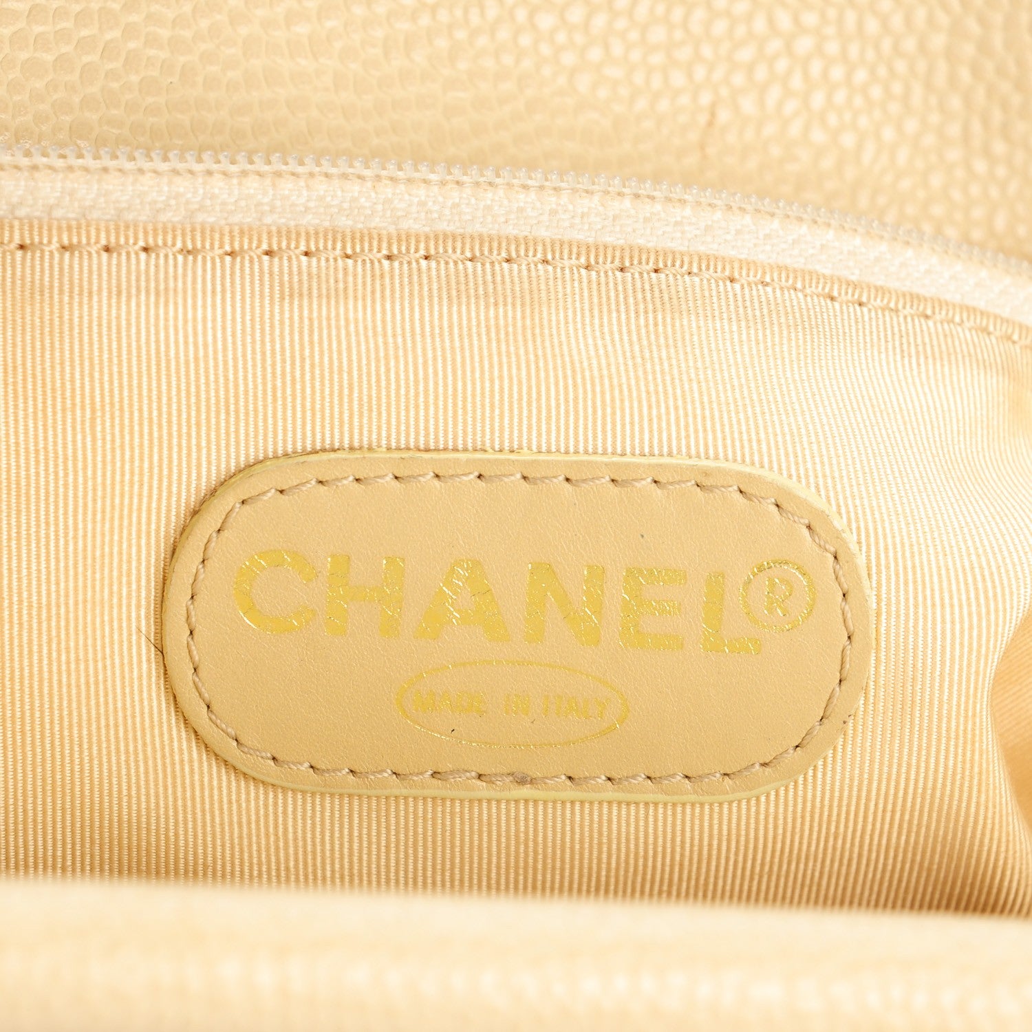 Chanel Grained Calfskin Tortoise Handle Tote White 6 of 7