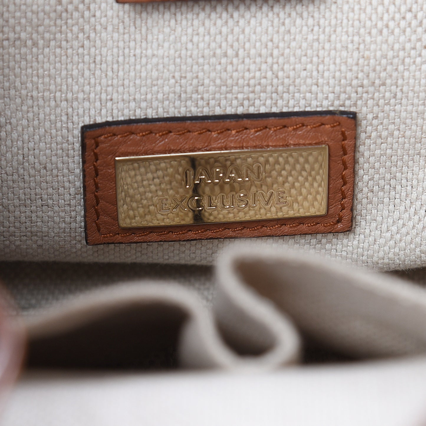 Pebbled Calfskin Small Soho Shoulder Bag Dusty Blush