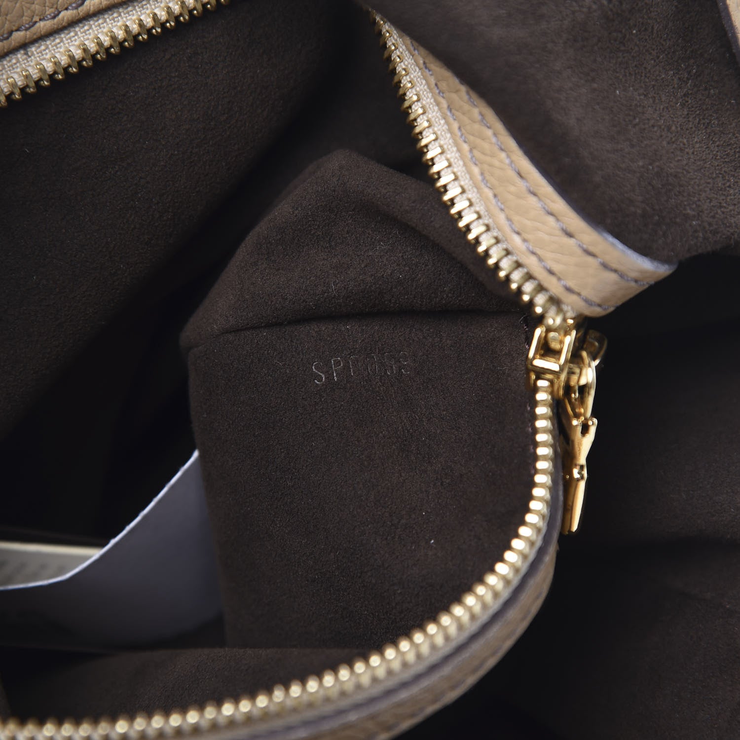 Louis Vuitton Mahina L Biscuit 7 of 13