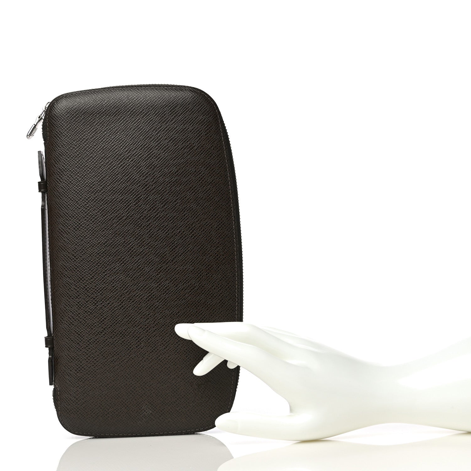 Louis Vuitton Taiga Atoll Travel Organizer Grizzli 2 of 19