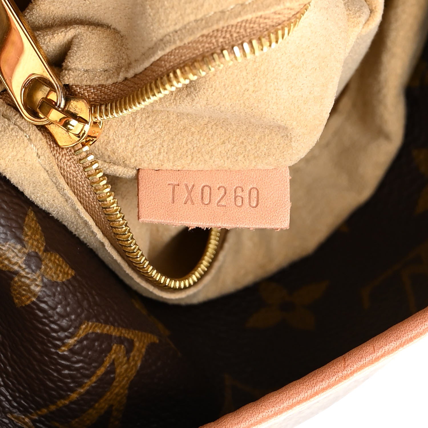 Louis Vuitton Monogram Artsy MM 8 of 16