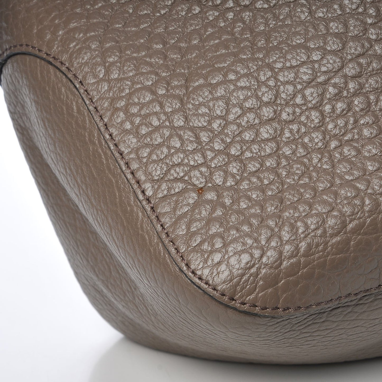 Signature Grain Calfskin Medium Hobo Pale Taupe