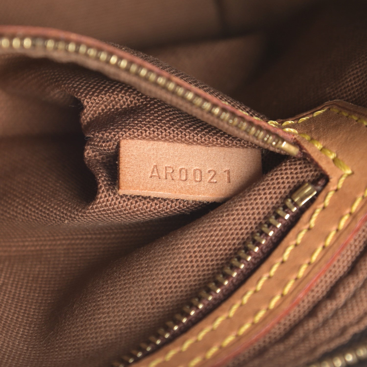 Louis Vuitton Monogram Trotteur 7 of 18