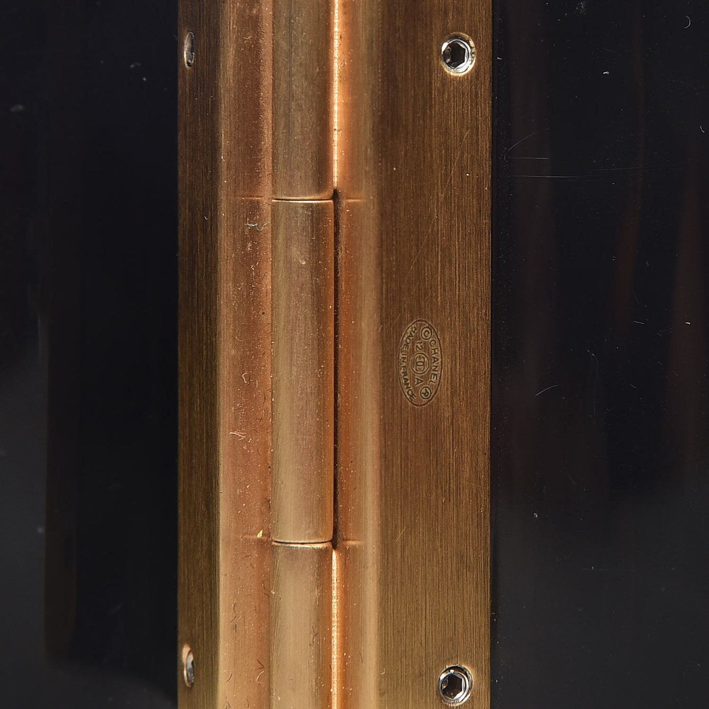 Resin CC Cuff Black Gold