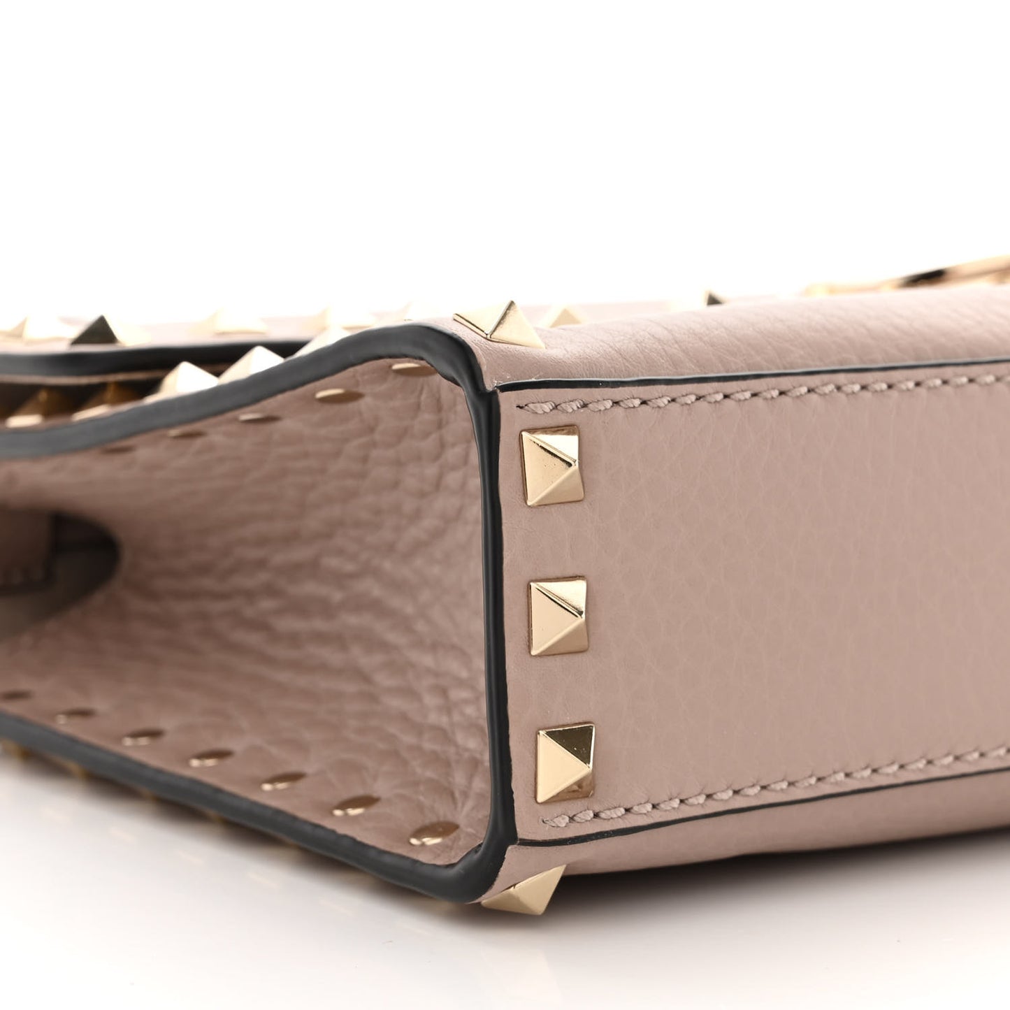Pebbled Calfskin Medium Rockstud Flip Lock Crossbody Bag Poudre