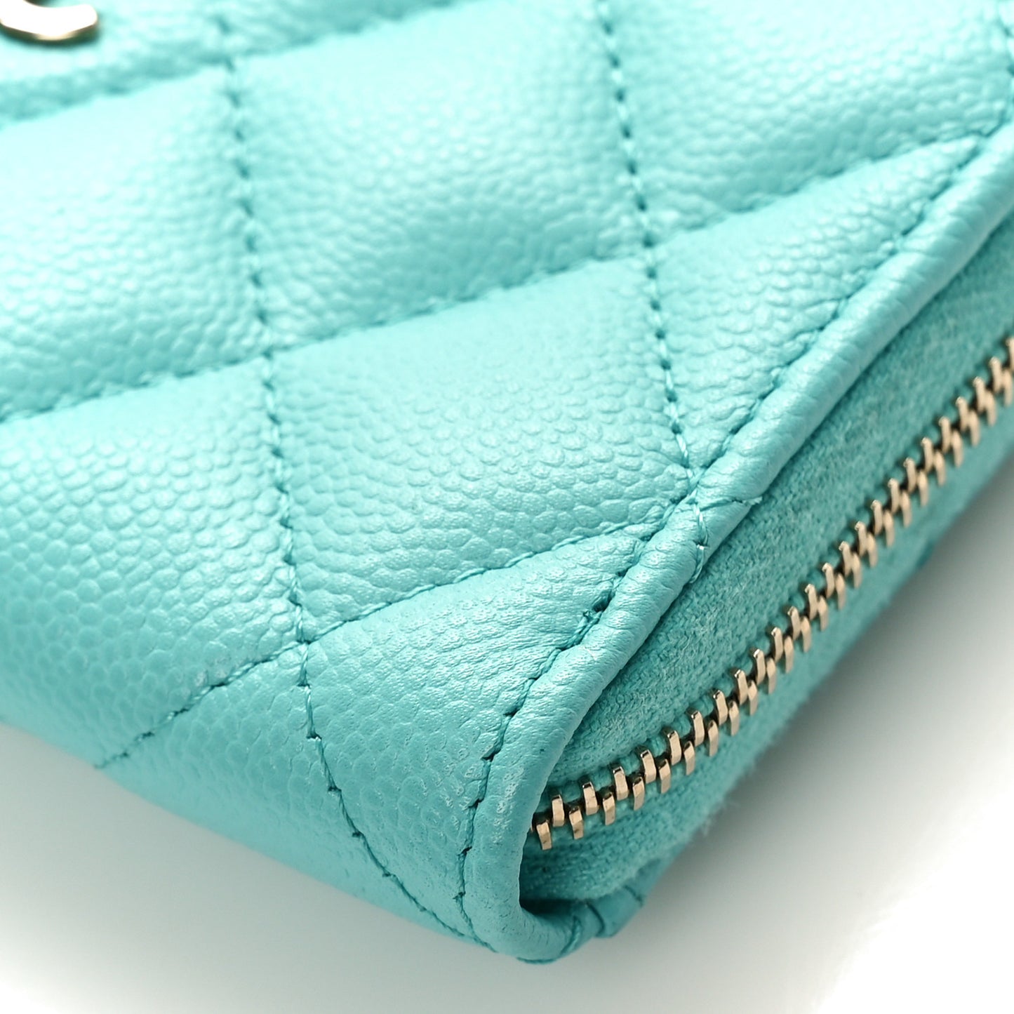 Caviar Quilted CC Zip Around Card Holder Blue