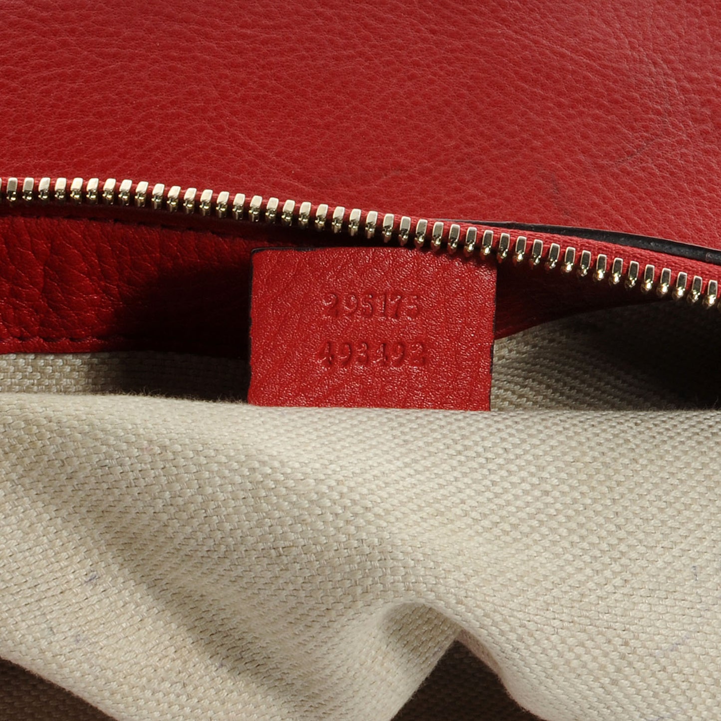 Pebbled Calfskin Medium Soho Hobo Red