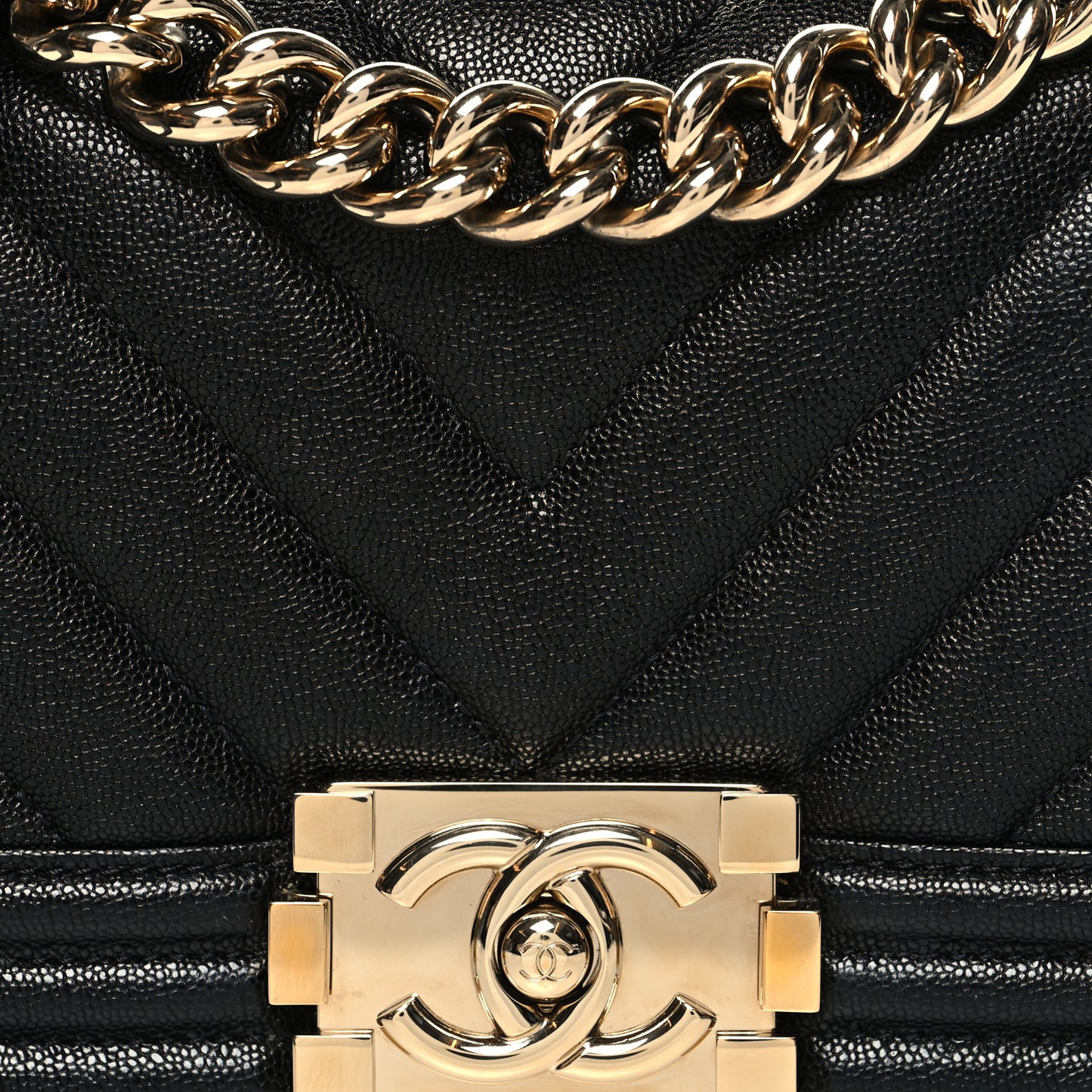 Caviar Chevron Quilted Small Boy Flap Black