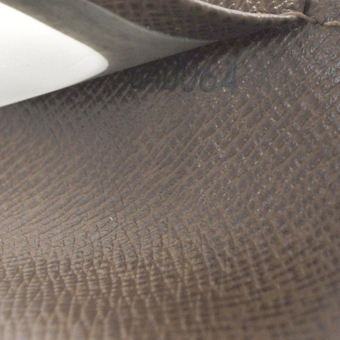 Monogram Porte 2 Cartes Vertical Card Holder