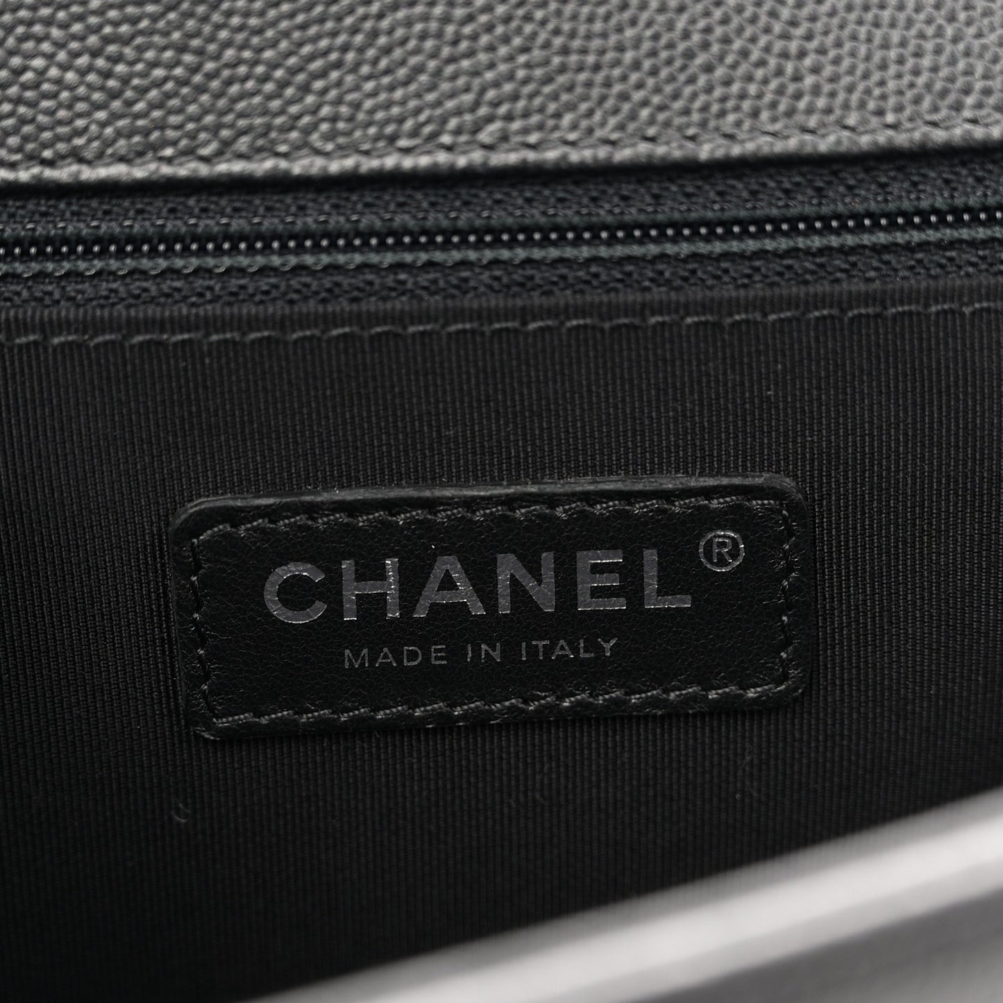 Caviar Quilted New Medium Boy Flap So Black