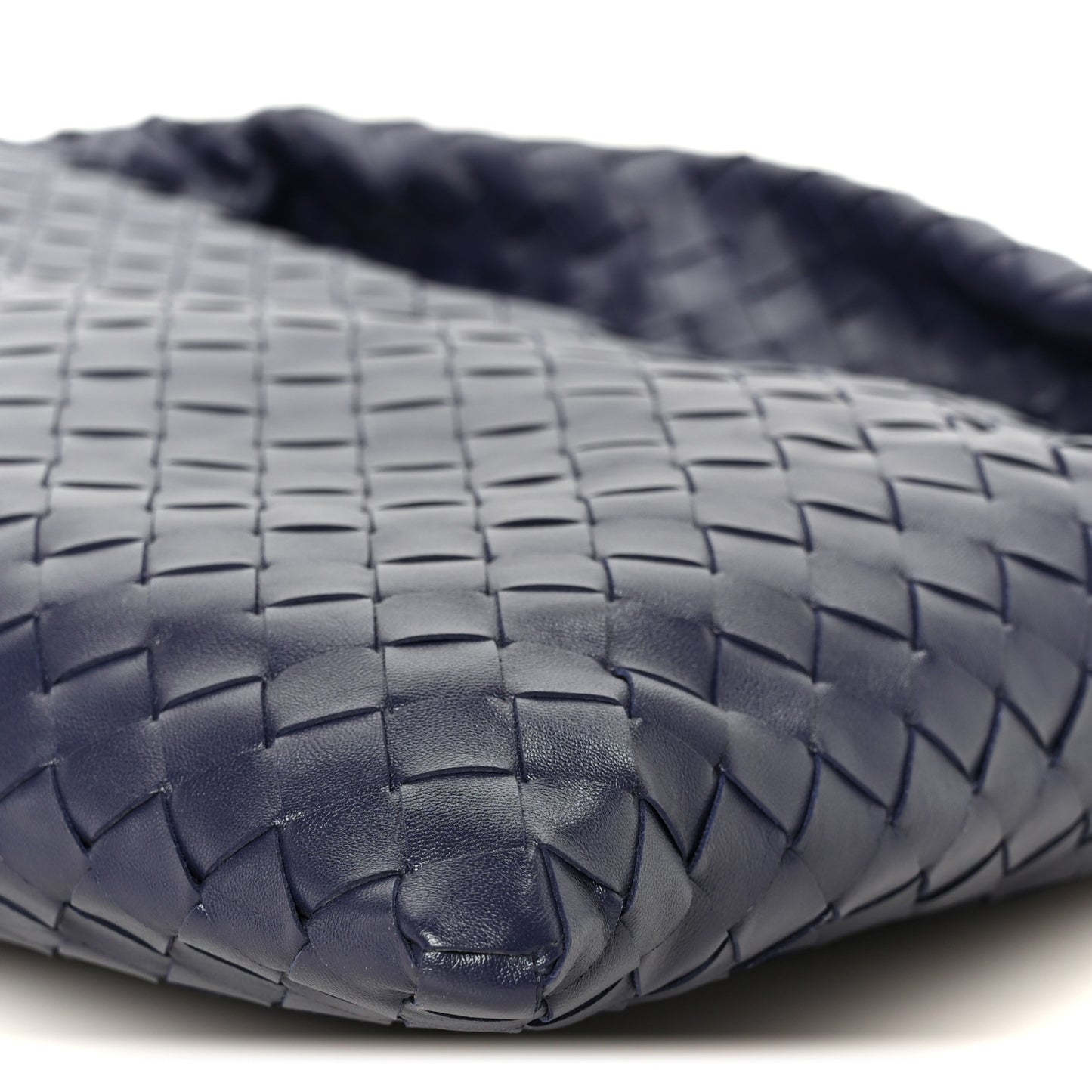 Calfskin Intrecciato Small Hop Duke