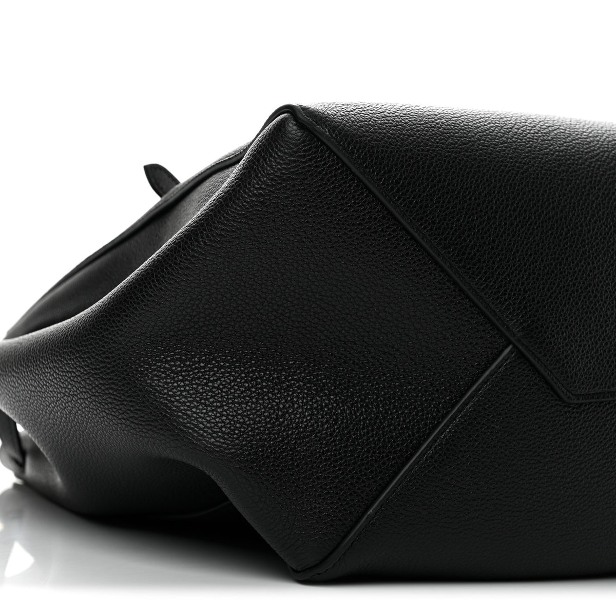 Soft Grained Calfskin Small Belt Cabas Phantom Black