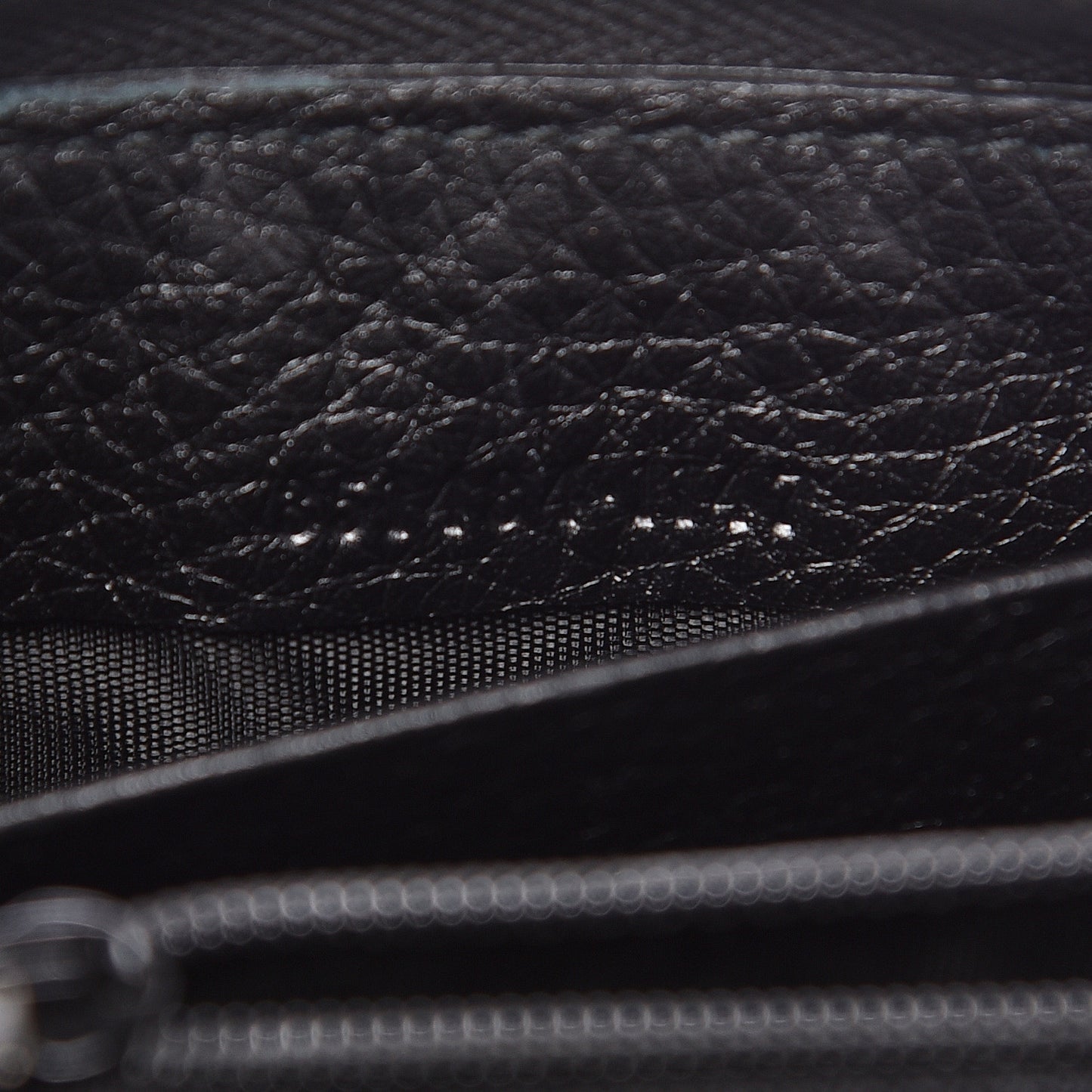 Pebbled Calfskin Studded Soho Compact Disco Zip Around Wallet Black