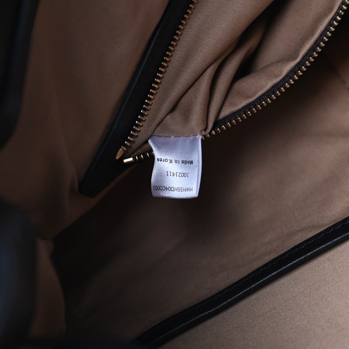 Visetos Calfskin Drawstring Shoulder Bag Cognac Black