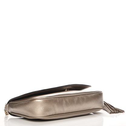 Gucci Metallic Pebbled Calfskin Medium Soho Flap Crossbody Golden Beige 4 of 7