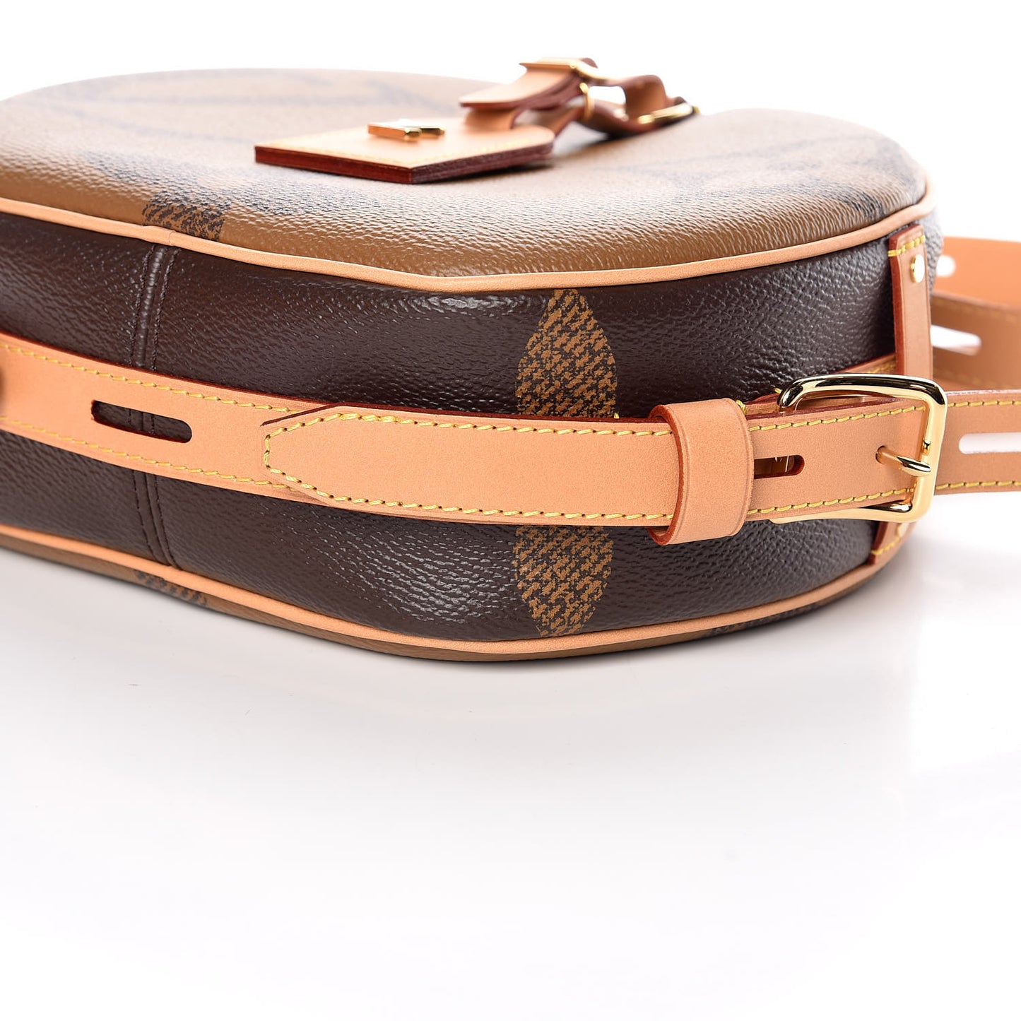 Reverse Monogram Giant Boite Chapeau Souple