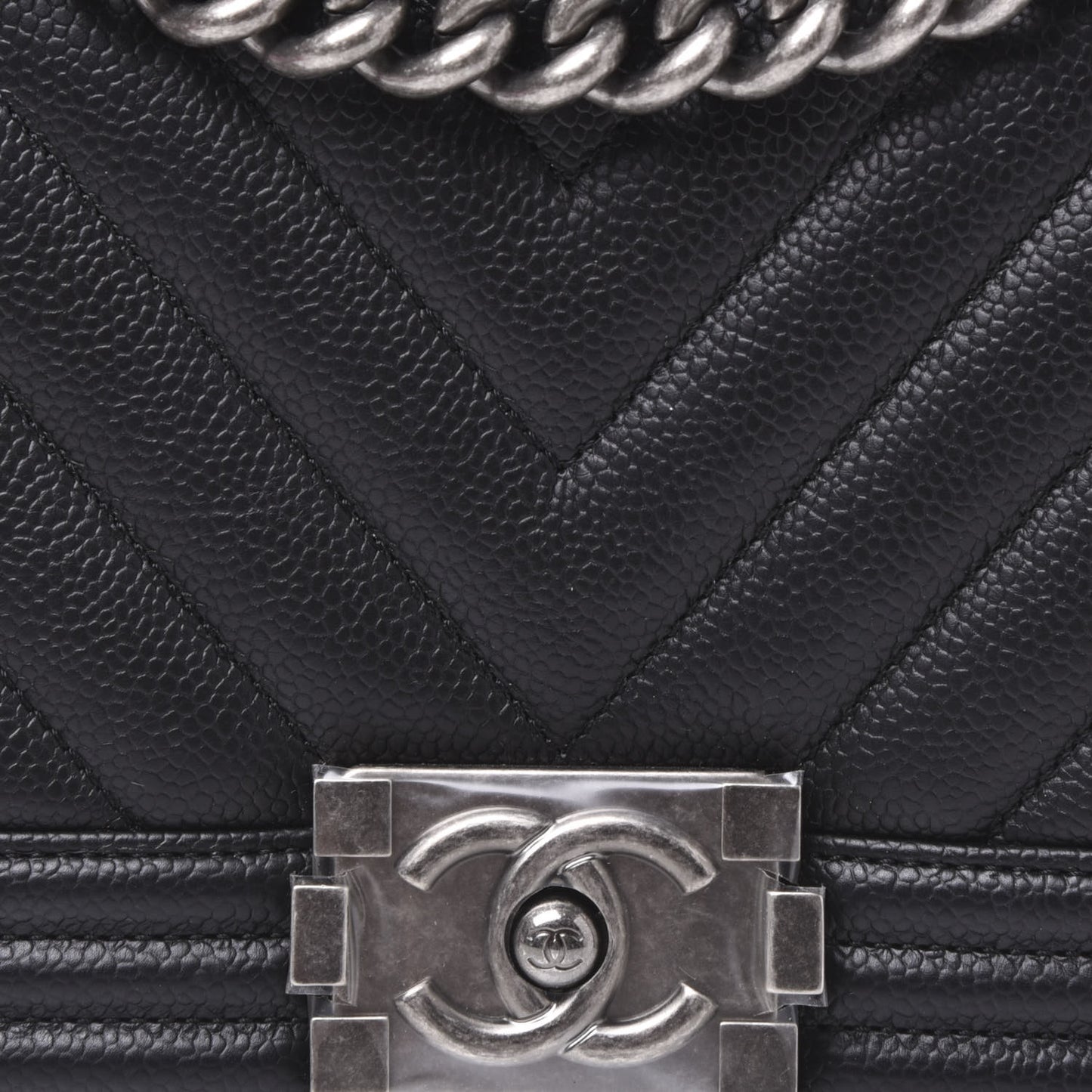 Caviar Chevron Quilted Medium Boy Flap Black