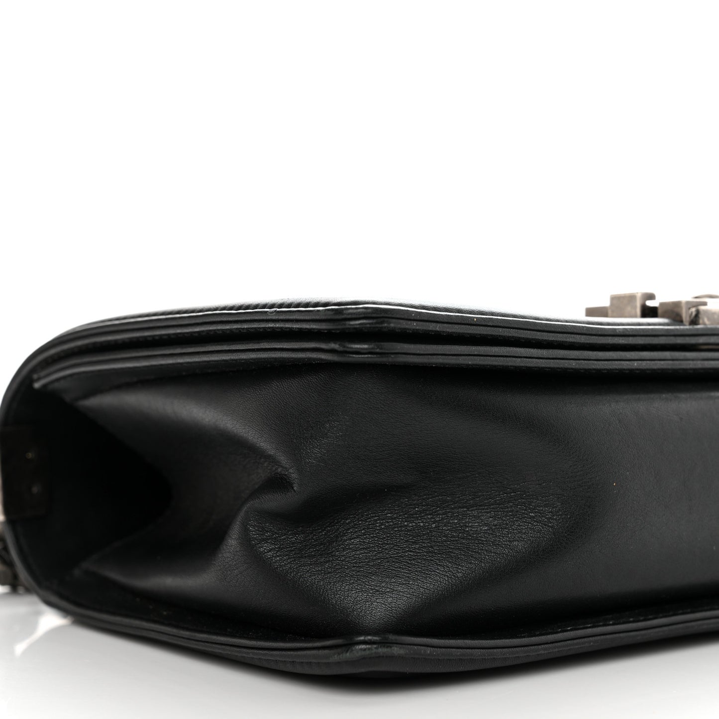 Calfskin Horizontal Quilted New Medium Boy Flap Black