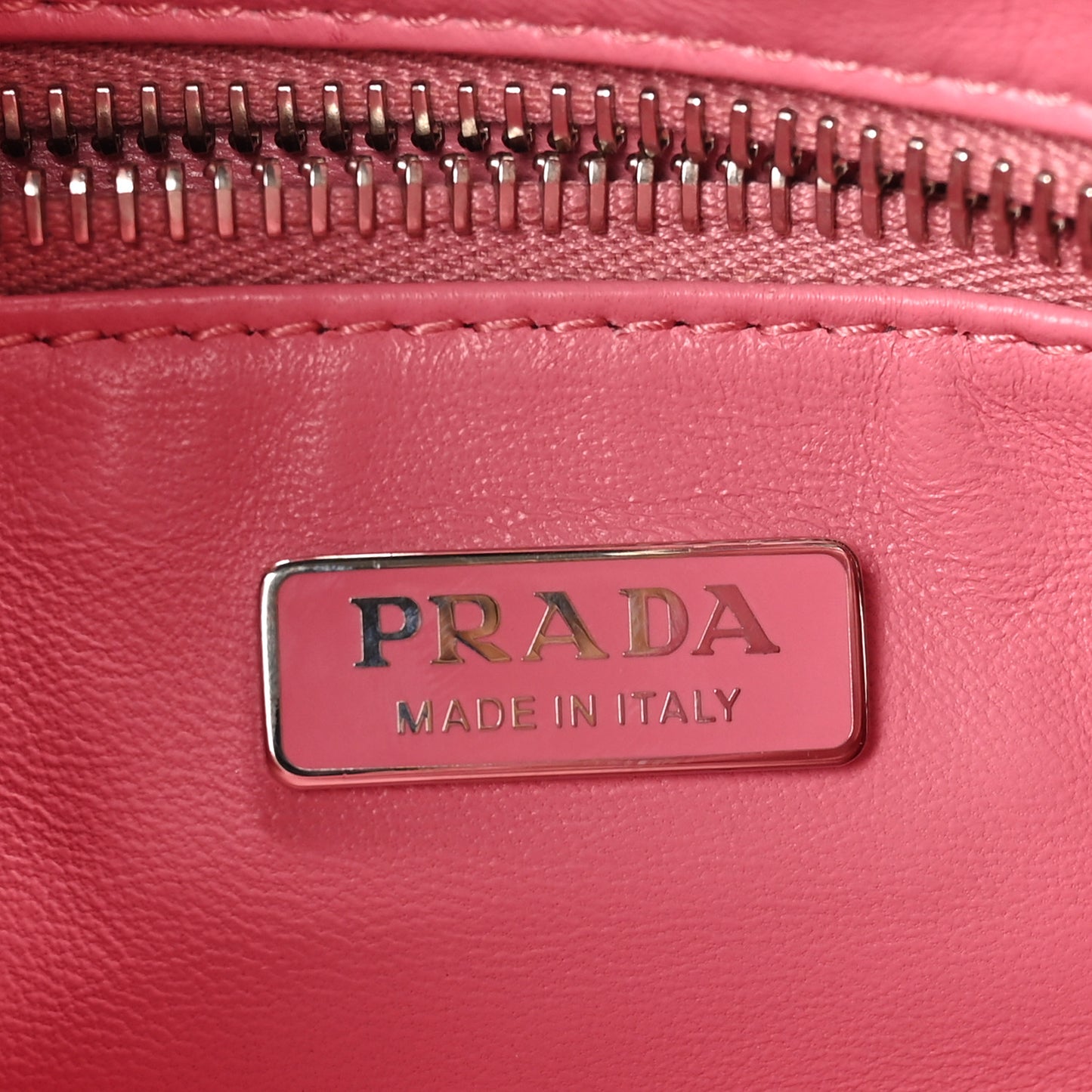 Nappa Soft Padded Re-Edition 2002 Moon Bag Geranio