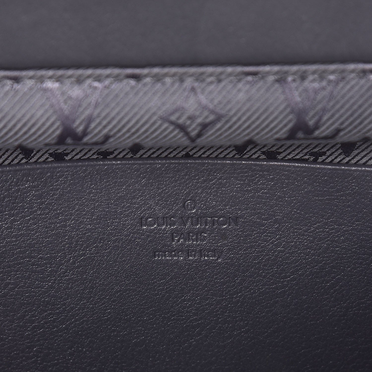Louis Vuitton Cuir Cinema Intrigue Gris 6 of 7