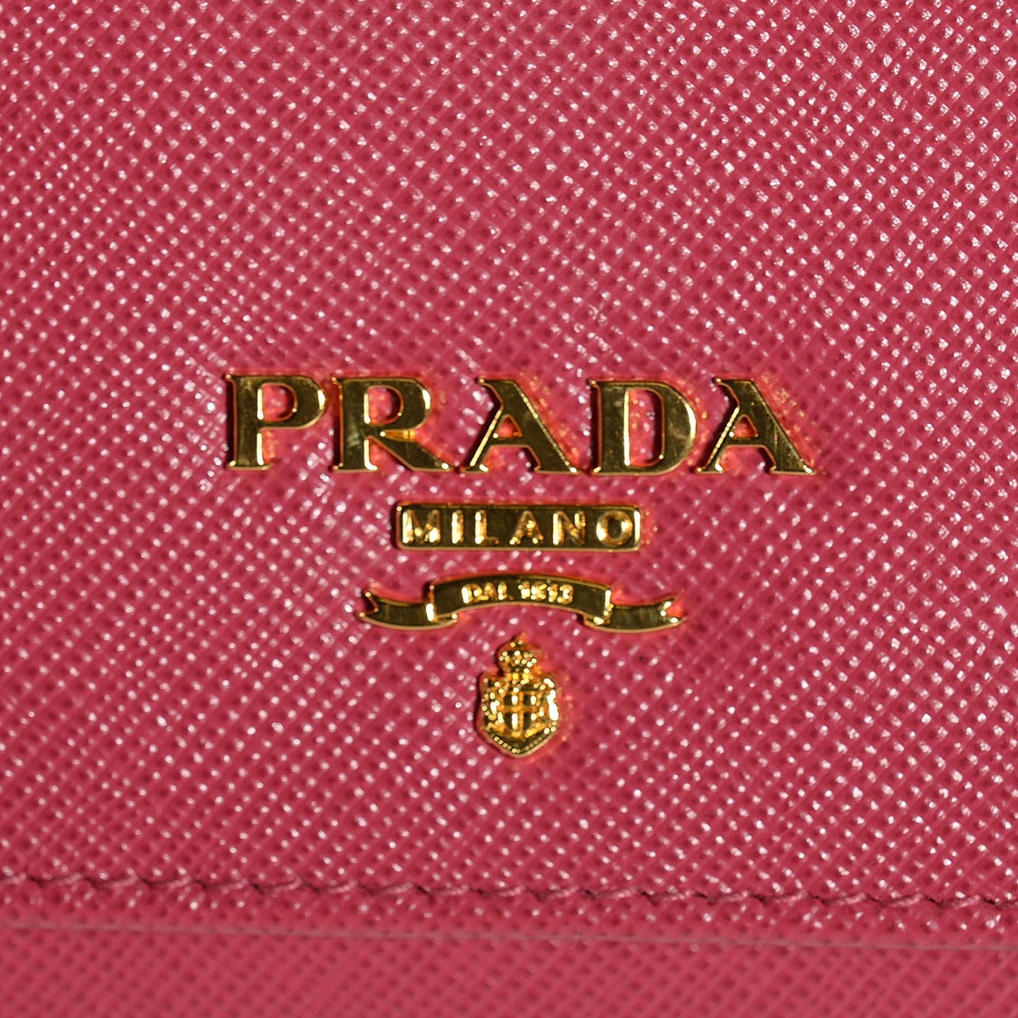Saffiano Metal Oro Chain Wallet Peonia