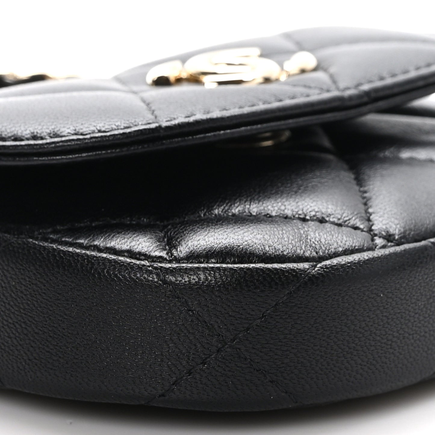 Lambskin Quilted Pearl Top Handle Clutch With Chain Black