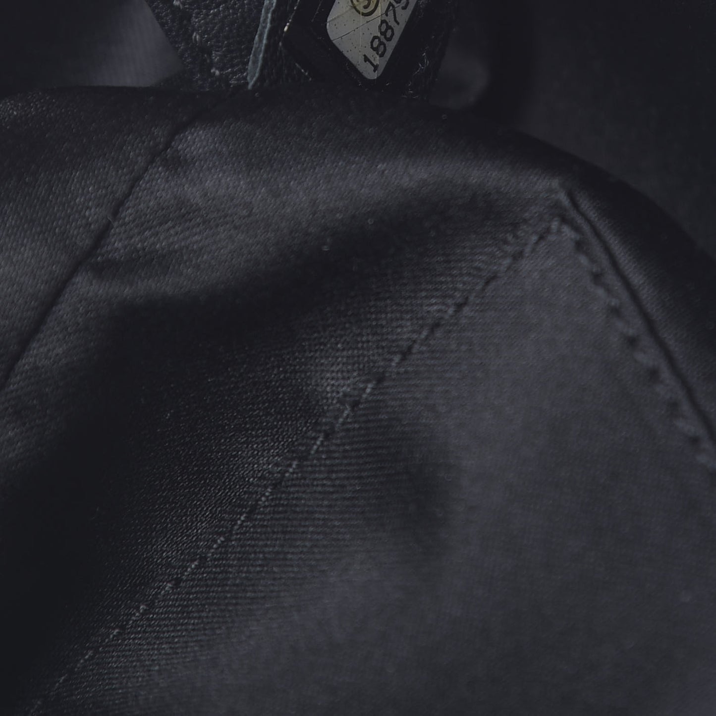 Caviar Quilted Petit Shopping Tote PST Black