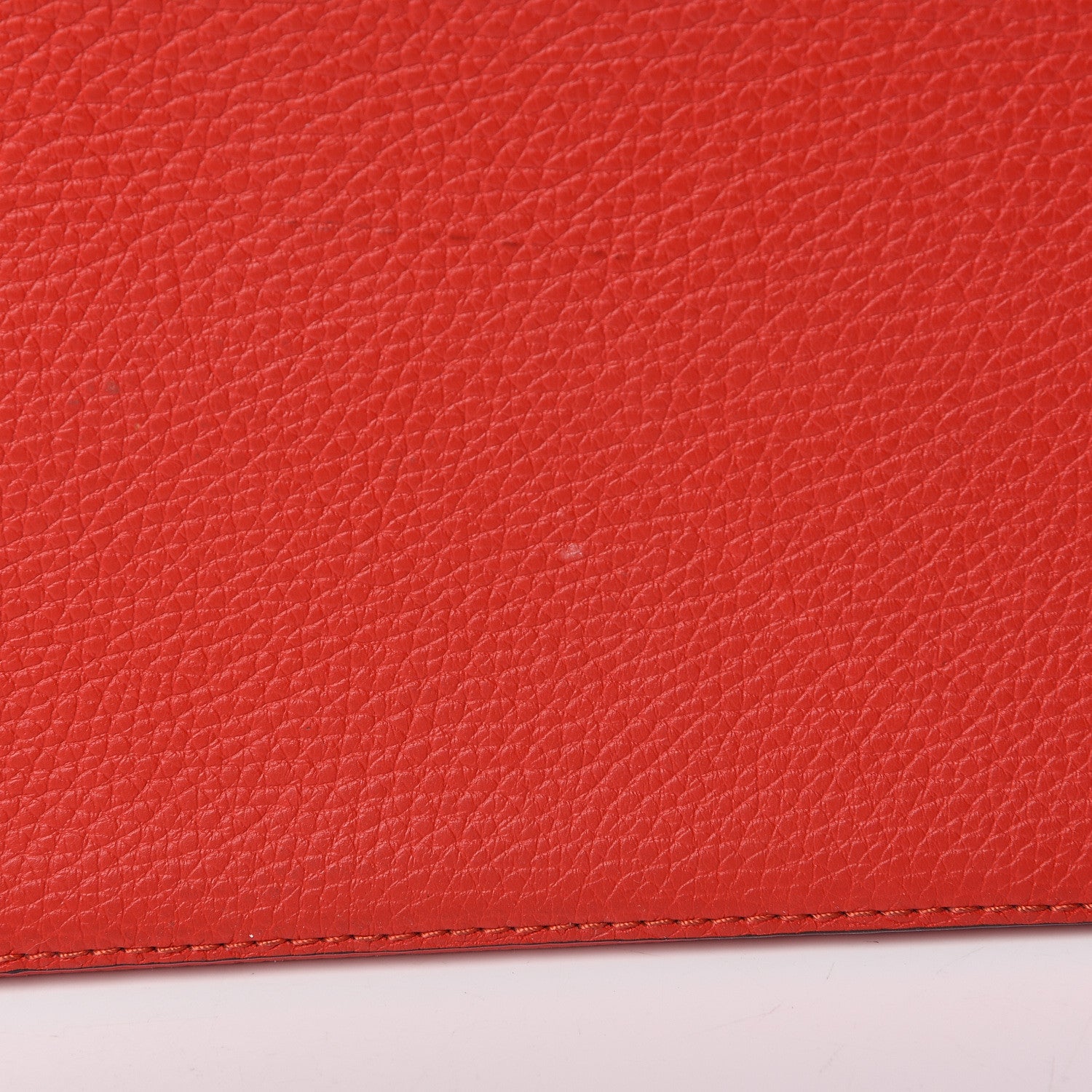 Louis Vuitton Taurillon Capucines MM Rubis 18 of 20