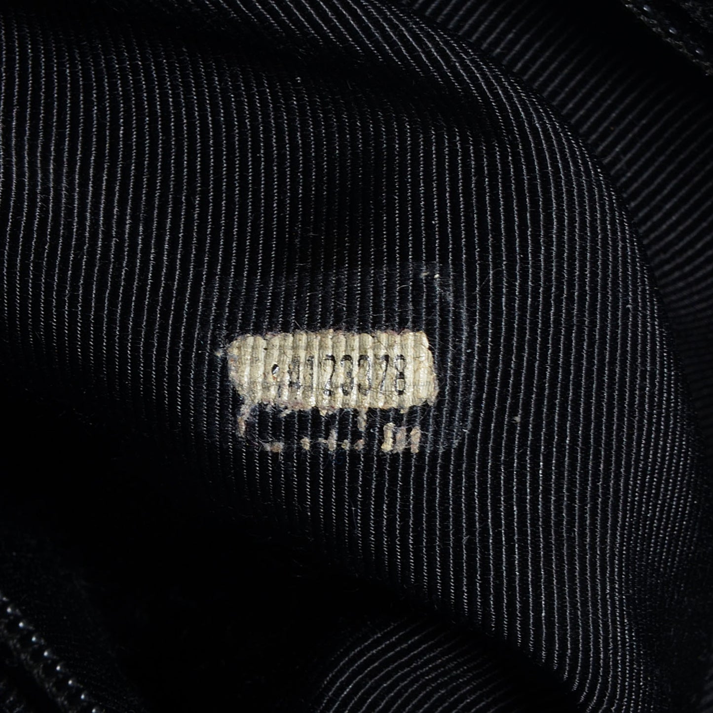 Caviar CC Shoulder Bag Black
