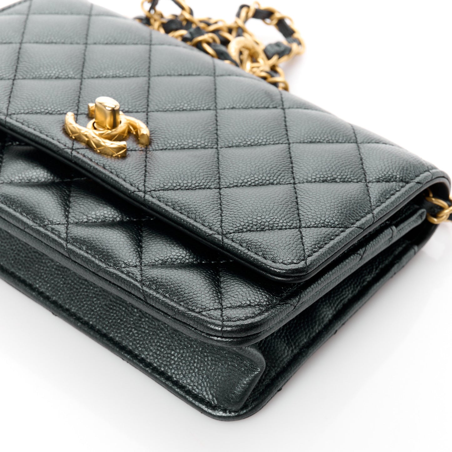 Pearly Caviar Quilted Fit For You Wallet On Chain WOC Black