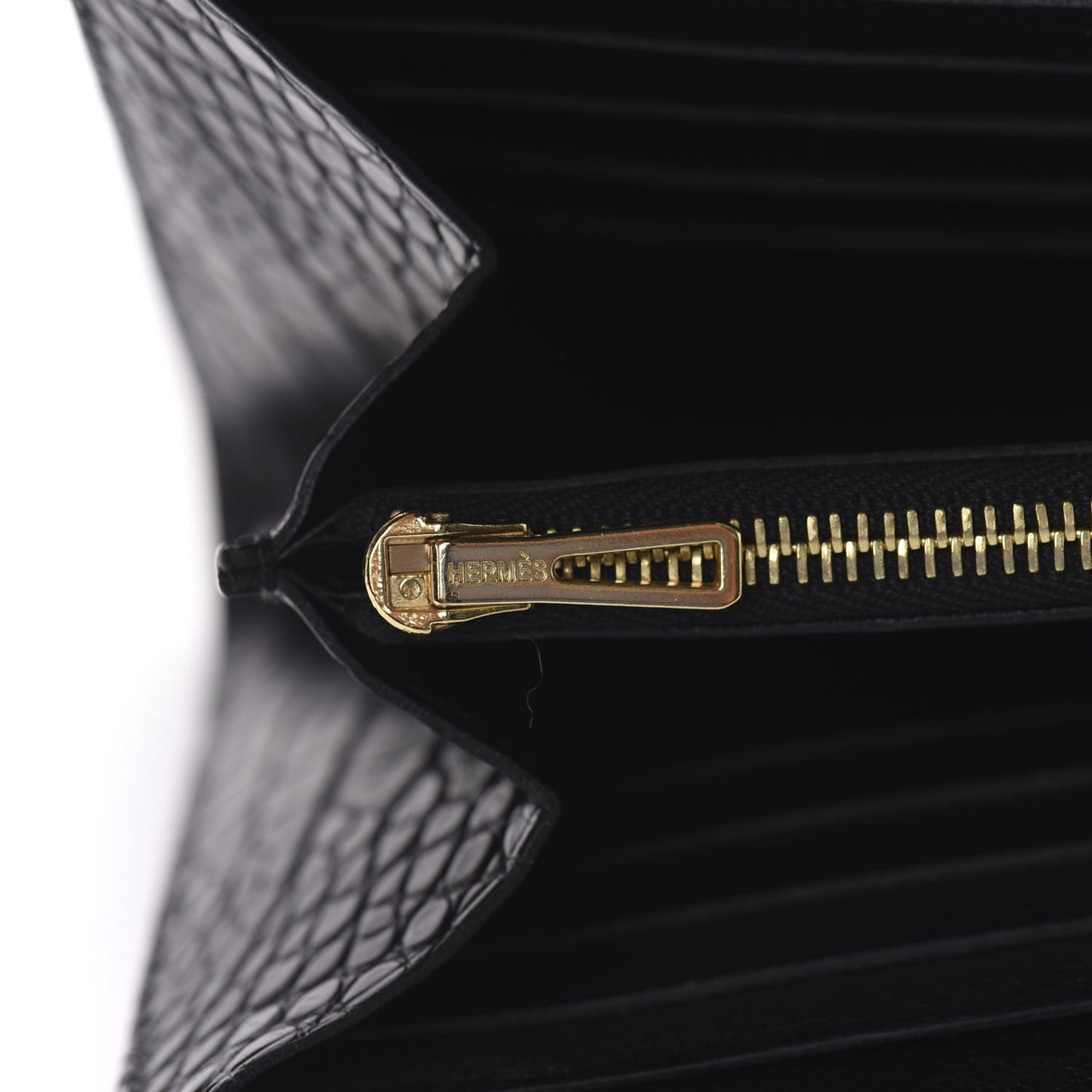 Matte Alligator Constance Wallet Black