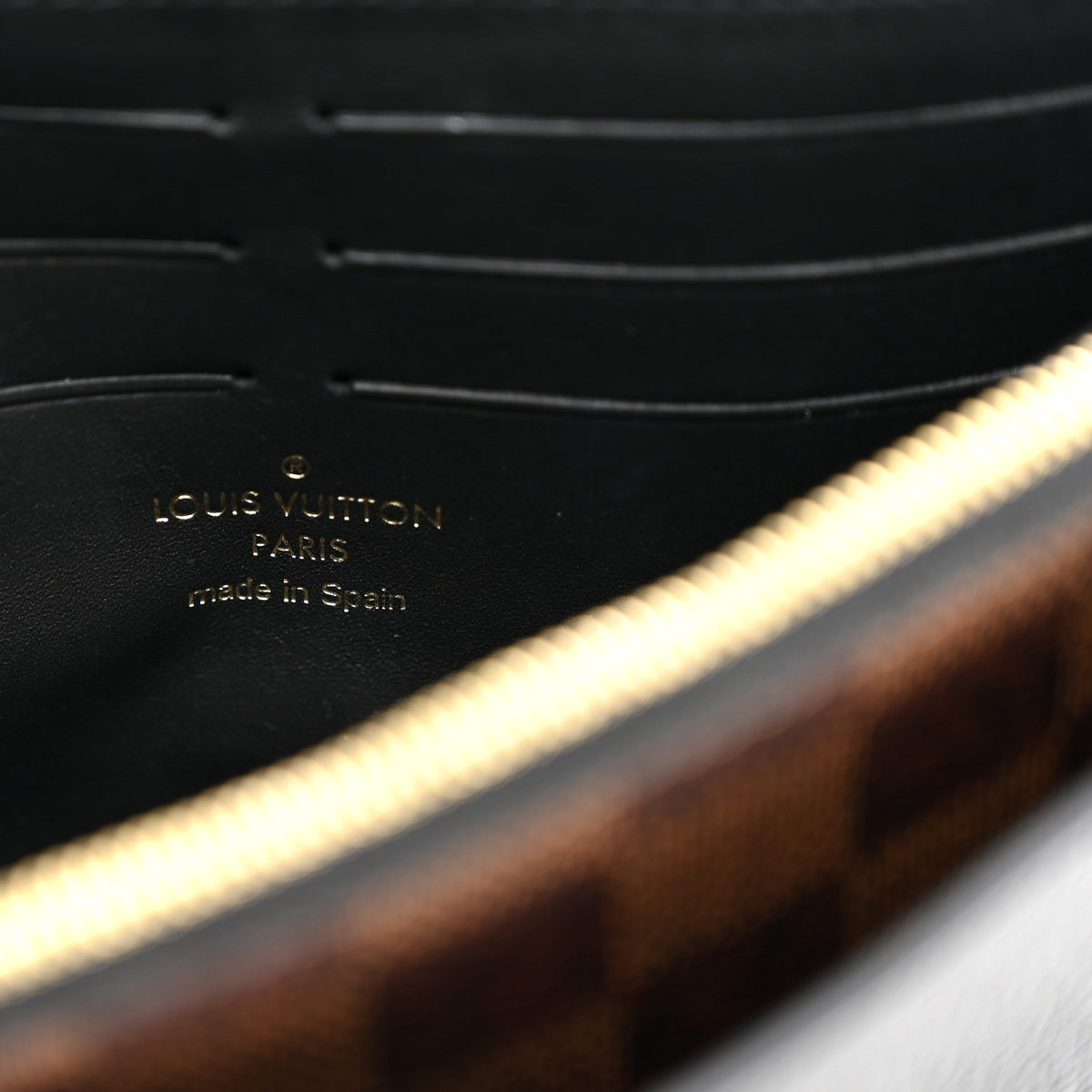 Damier Ebene Vavin Chain Wallet Black