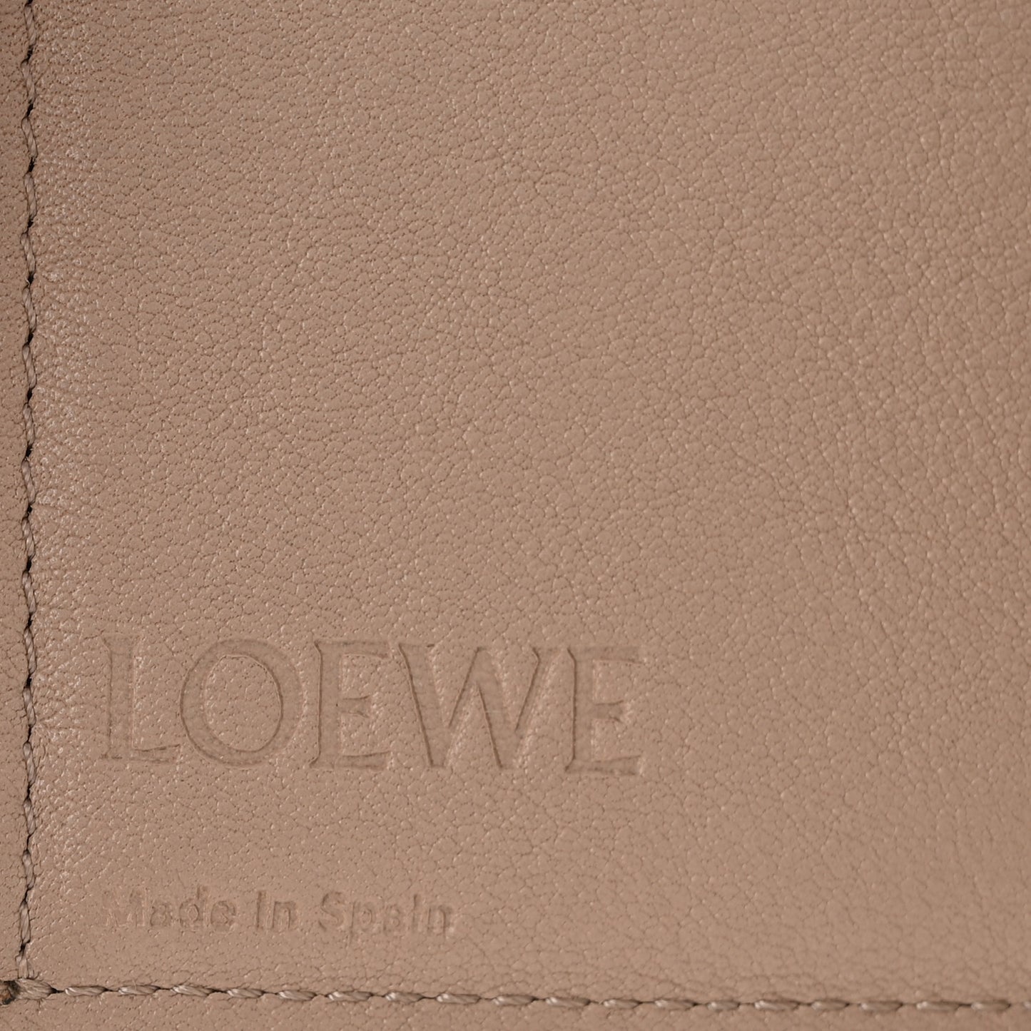 Pebble Grain Calfskin Anagram Small Vertical Wallet Sand