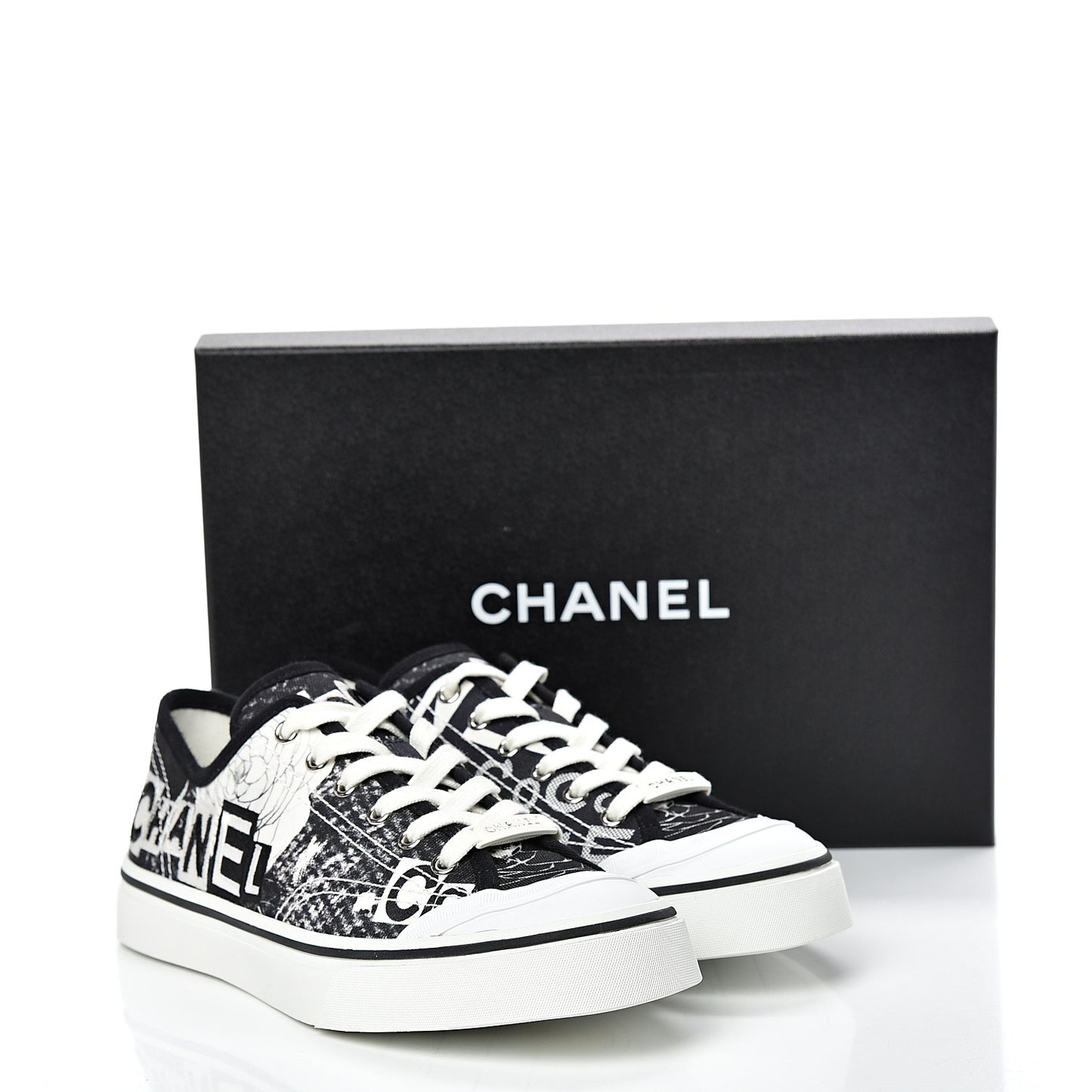 Printed Fabric Low Top Logo Sneakers 39 White Black