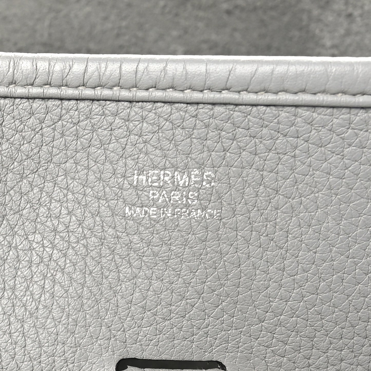 Taurillon Clemence Evelyne III GM Gris Mouette