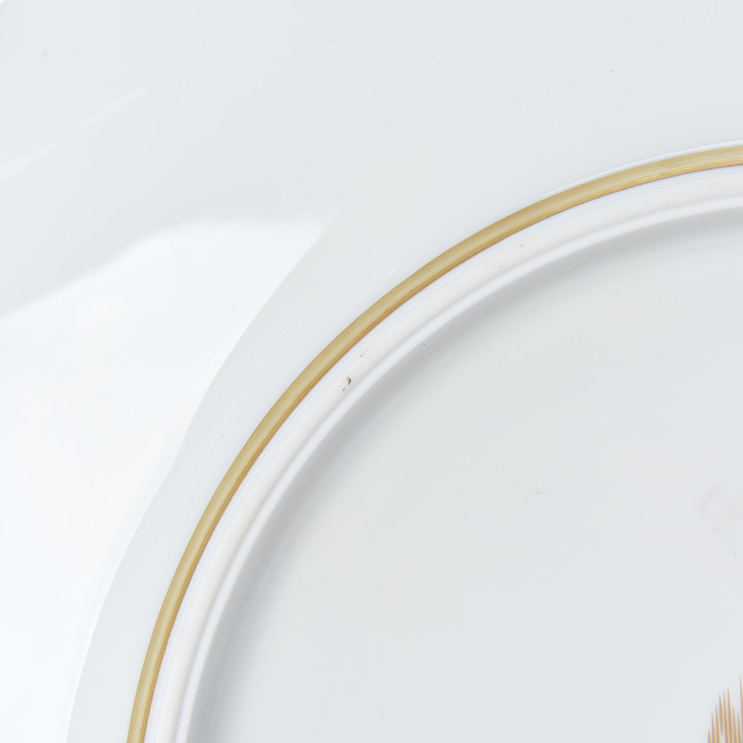 Porcelain Voyage en Ikat Presentation Plate Ruby