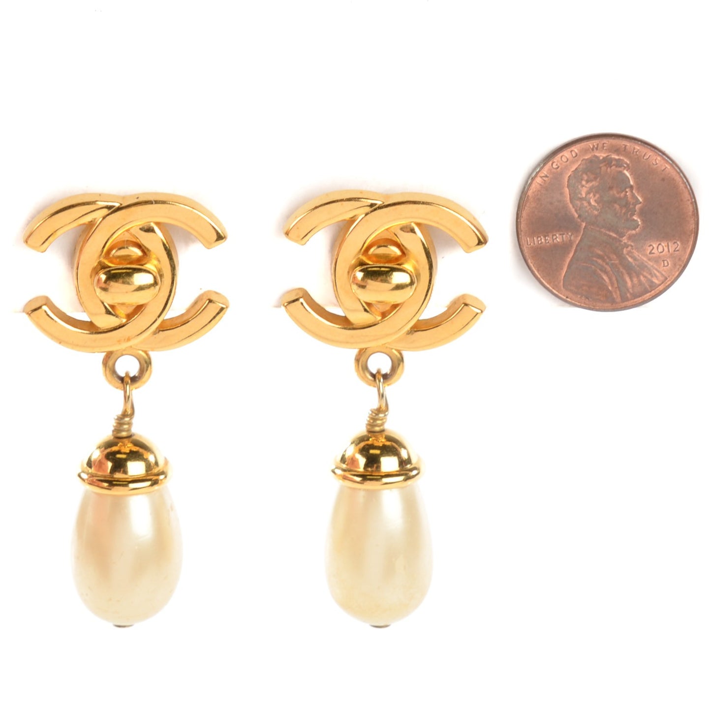 Pearl CC Turnlock Drop Clip On Earrings Gold