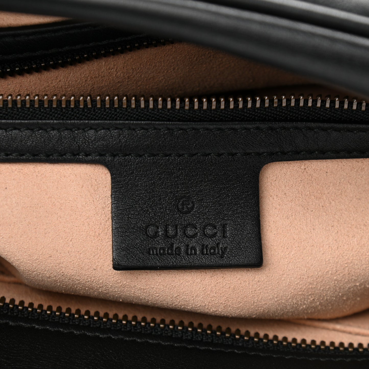 Calfskin Matelasse Medium GG Marmont Chain Shoulder Bag Black