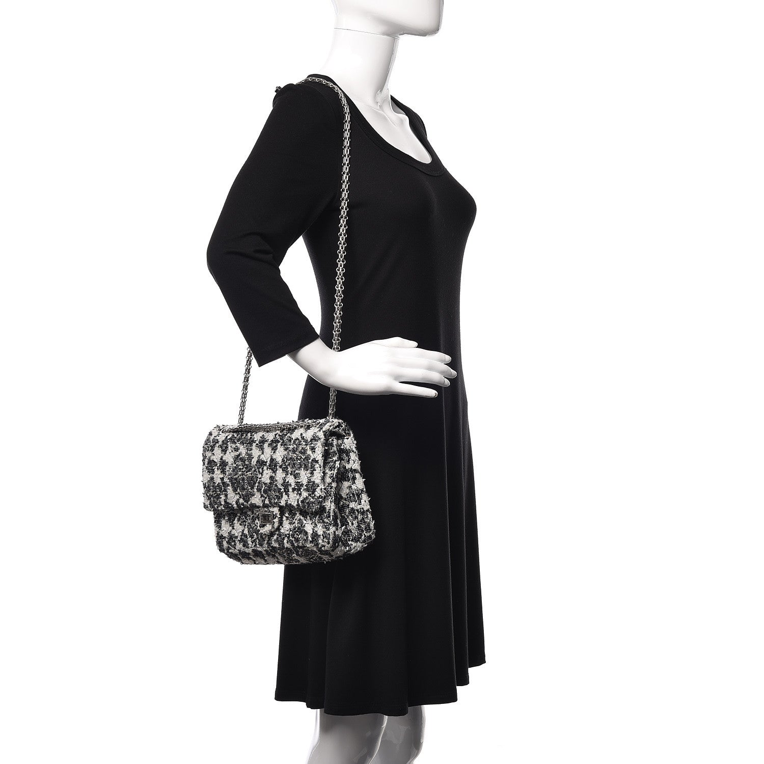 Chanel Tweed Camellia Quilted 2.55 Reissue 226 Flap Ecru 3 of 10