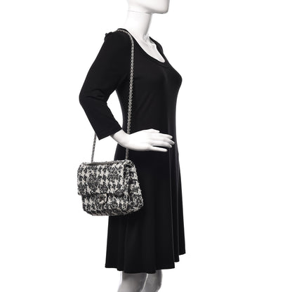 Chanel Tweed Camellia Quilted 2.55 Reissue 226 Flap Ecru 3 of 10