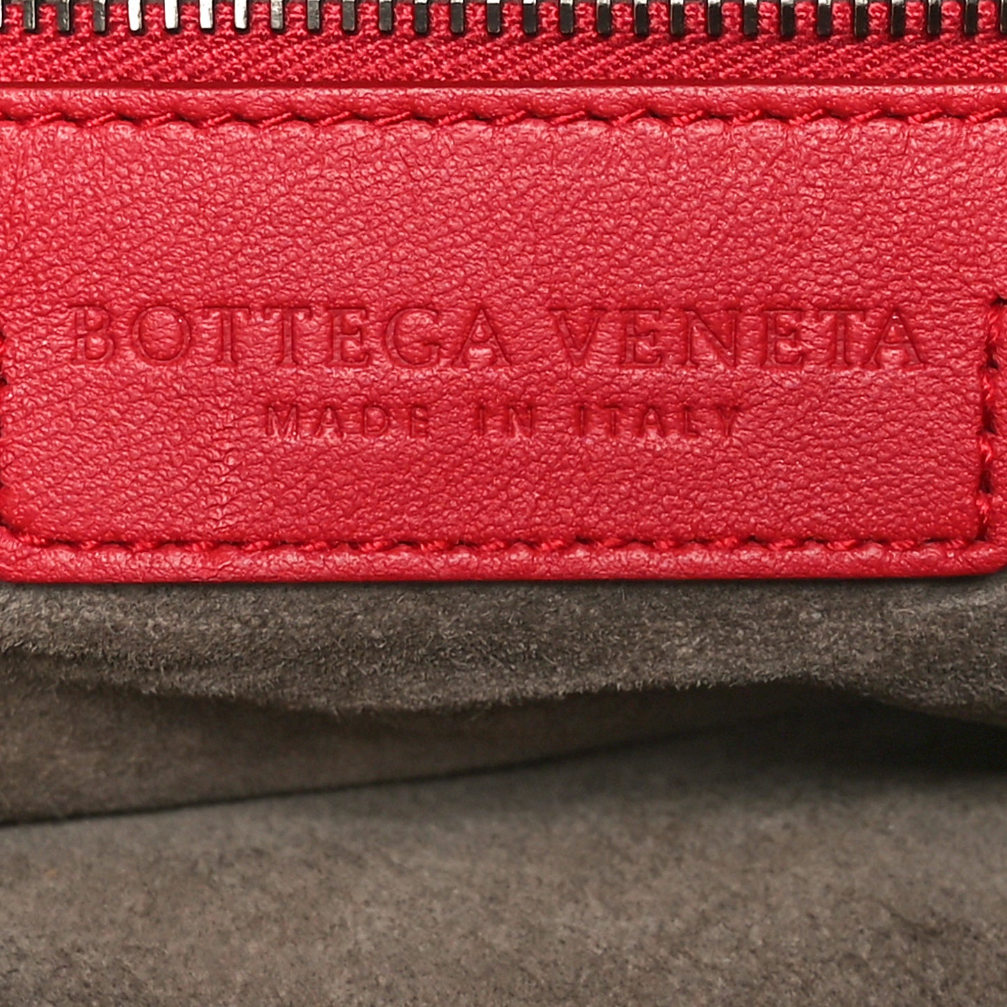 Nappa Intrecciato Medium Veneta Hobo Red