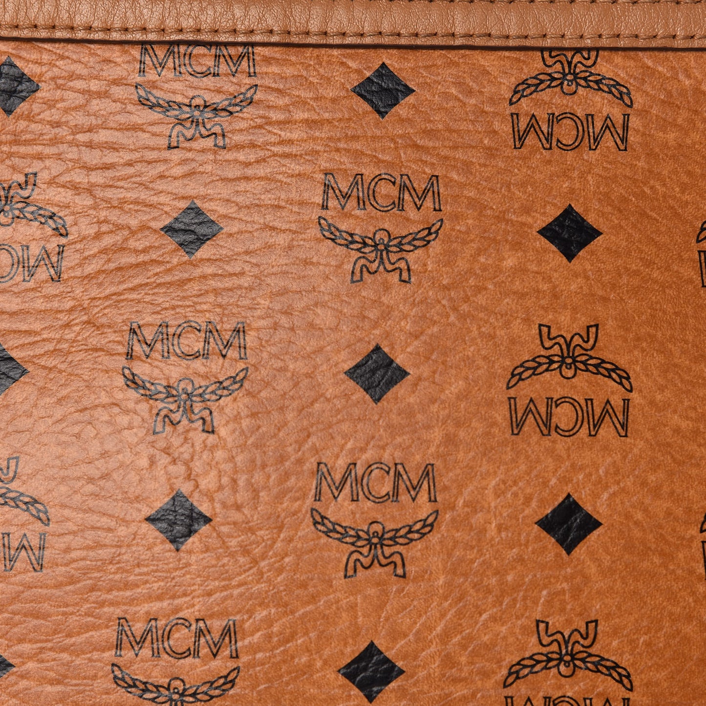 Visetos Medium Stark Wristlet Pouch Cognac