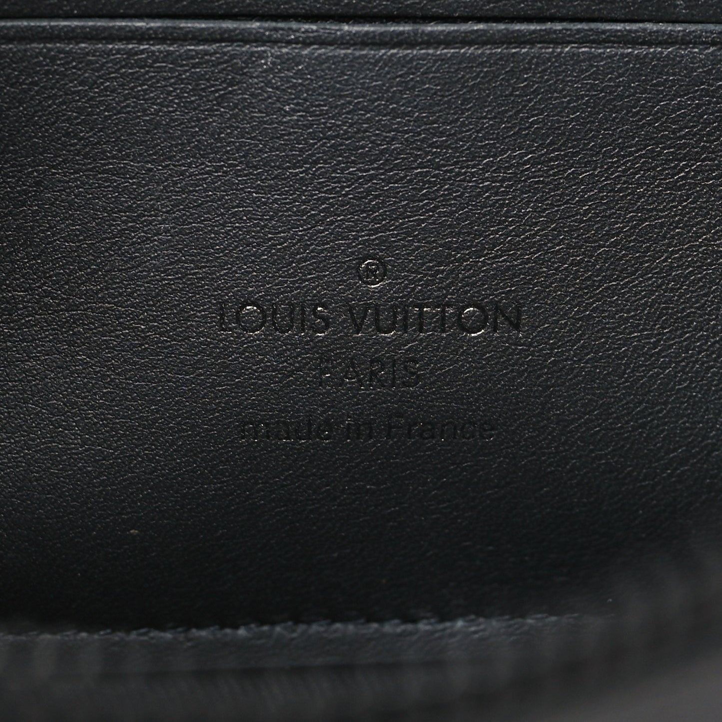 Calfskin Aerogram Alpha Wearable Wallet Black