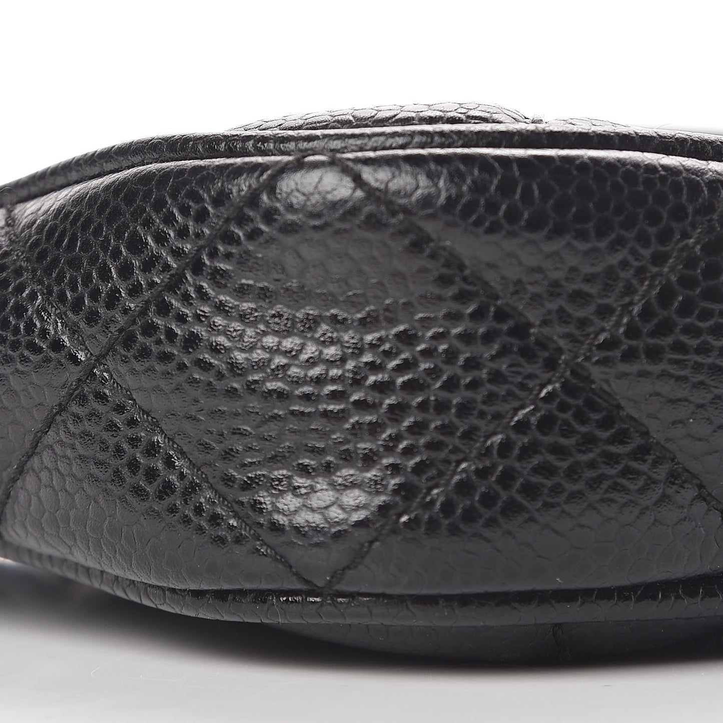 Caviar Quilted CC Shoulder Bag Black