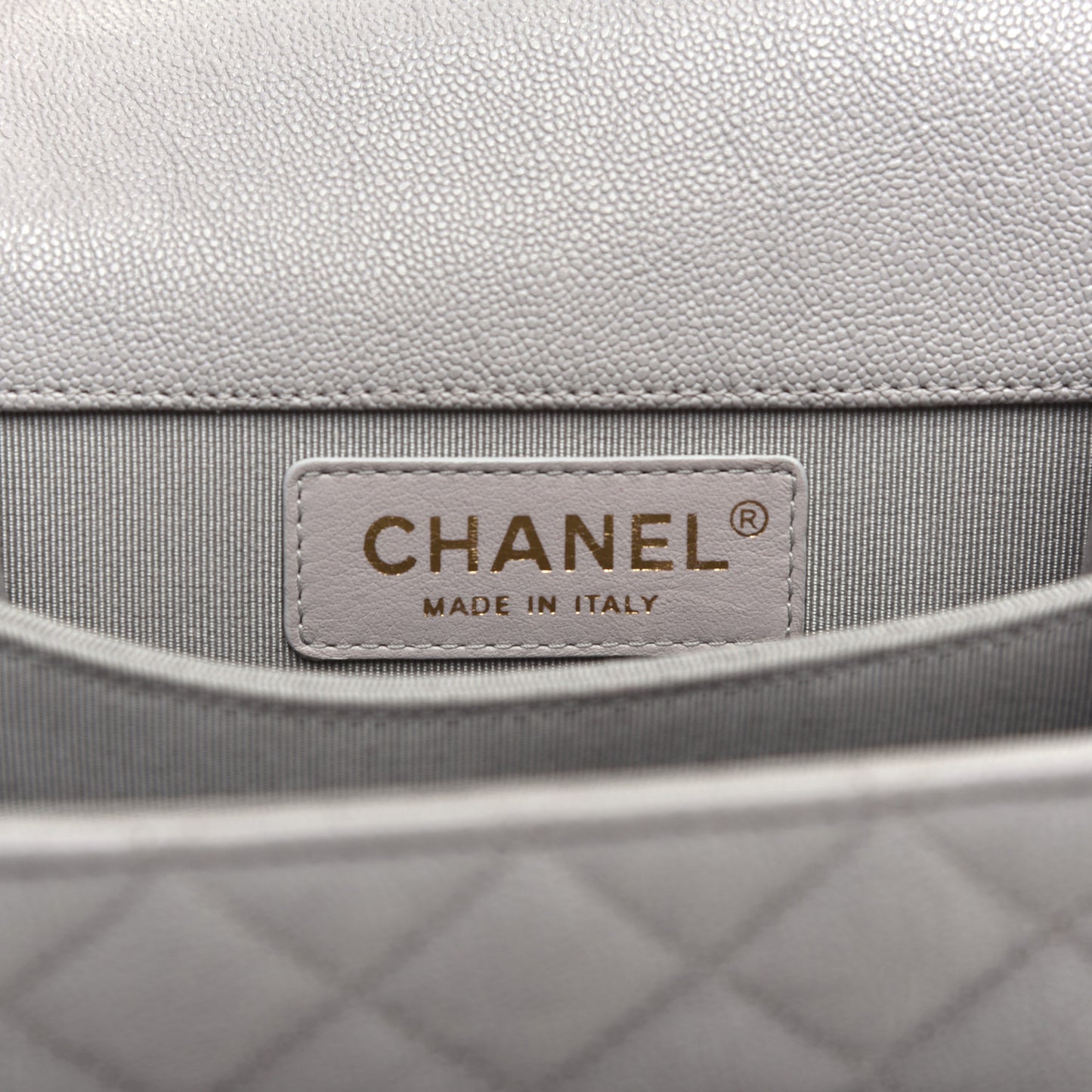 Caviar Quilted North South Boy Flap Light Grey