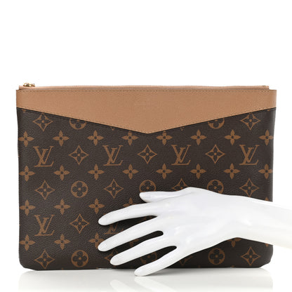 Louis Vuitton Monogram Daily Pouch Sesame 2 of 7