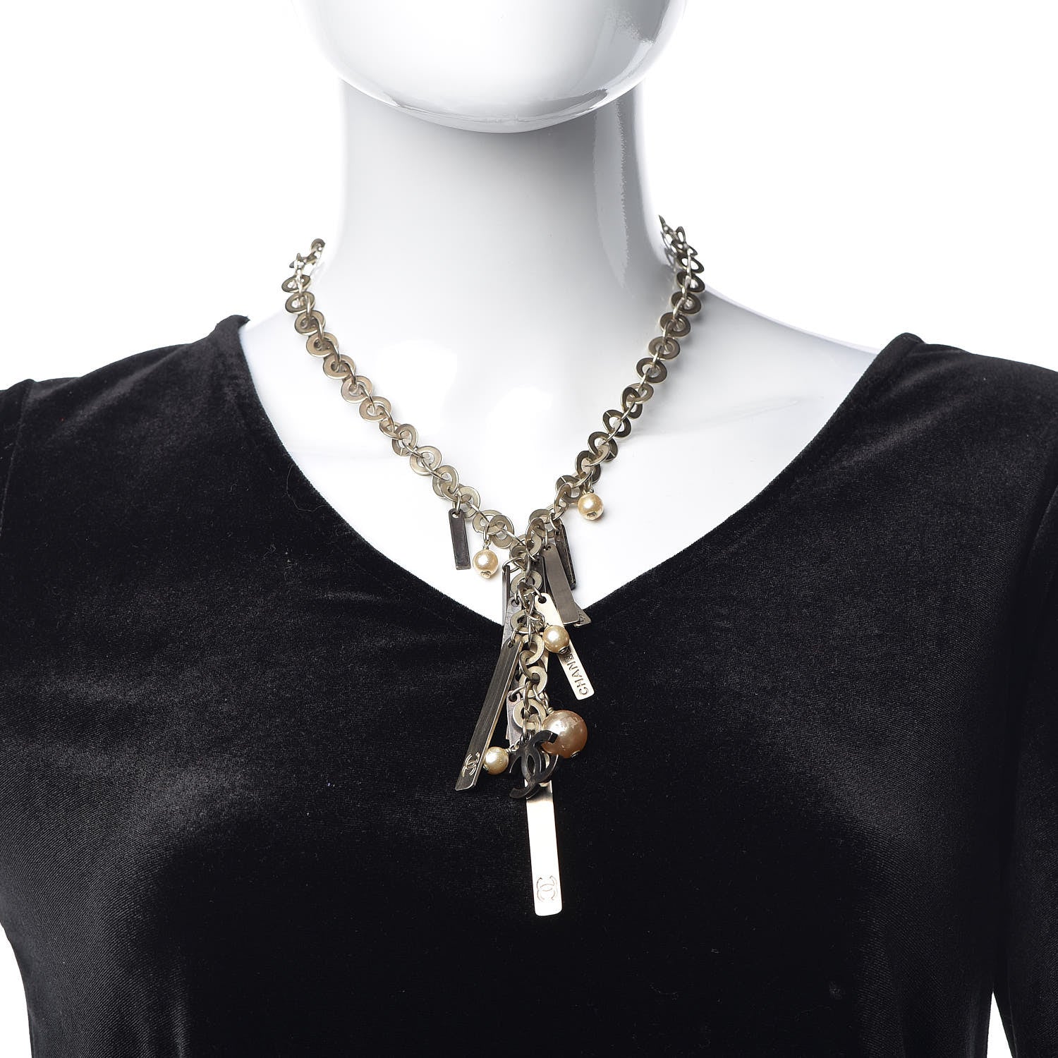 Chanel Pearl CC Logo Plate Necklace Silver 2 of 7