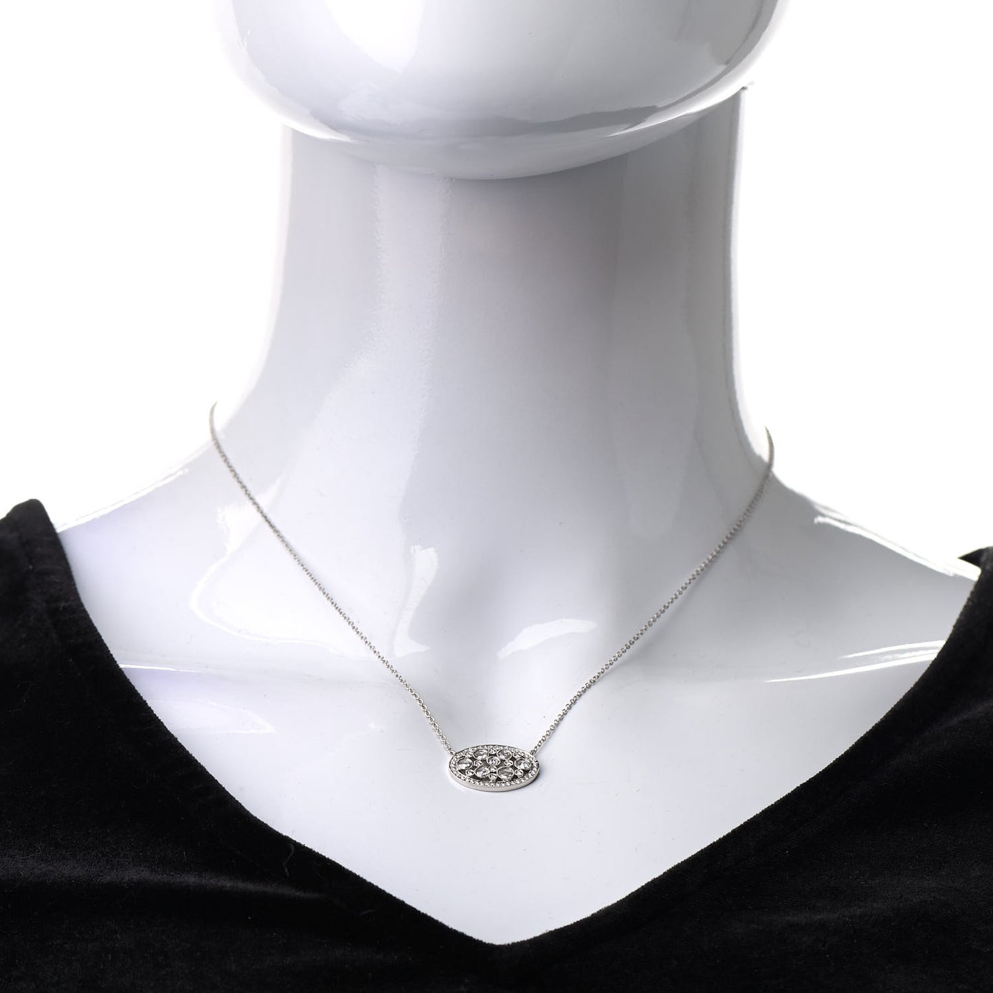 Platinum Diamond Cobblestone Oval Pendant Necklace