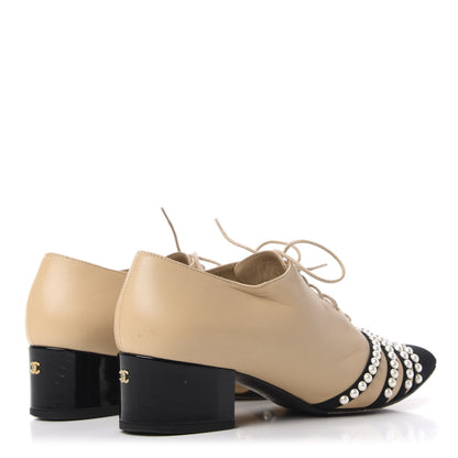 Chanel Goatskin Grosgrain Pearl Cap Toe Lace Up Oxfords 37.5 Beige Black 4 of 13