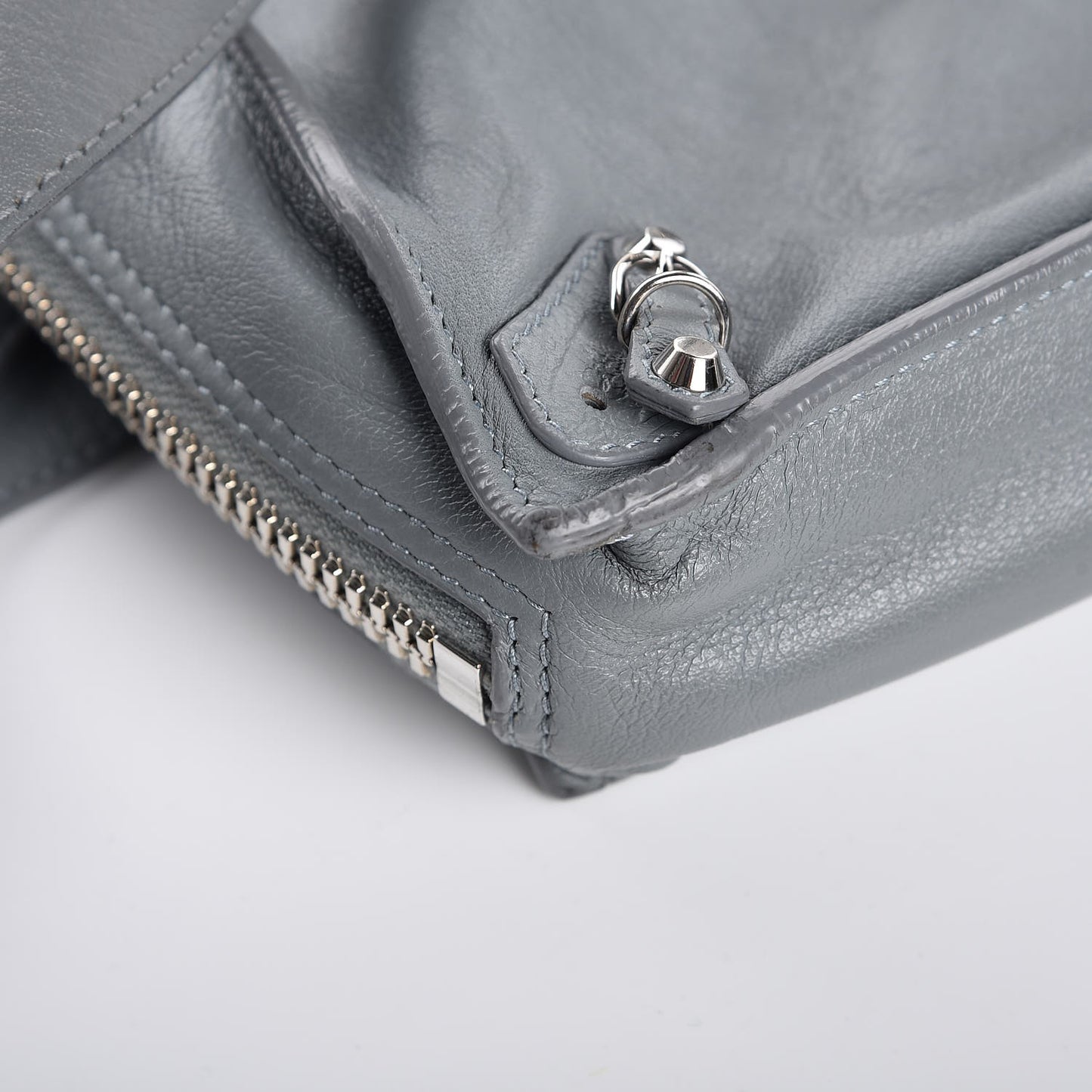 Calfskin Papier Sight Shoulder Bag Grey